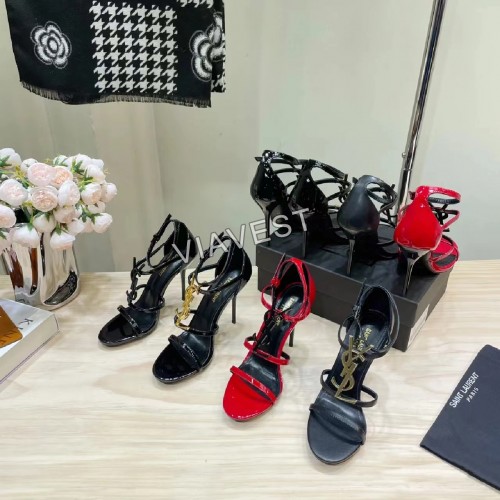 1 pair of fashion classic heels Free shipping