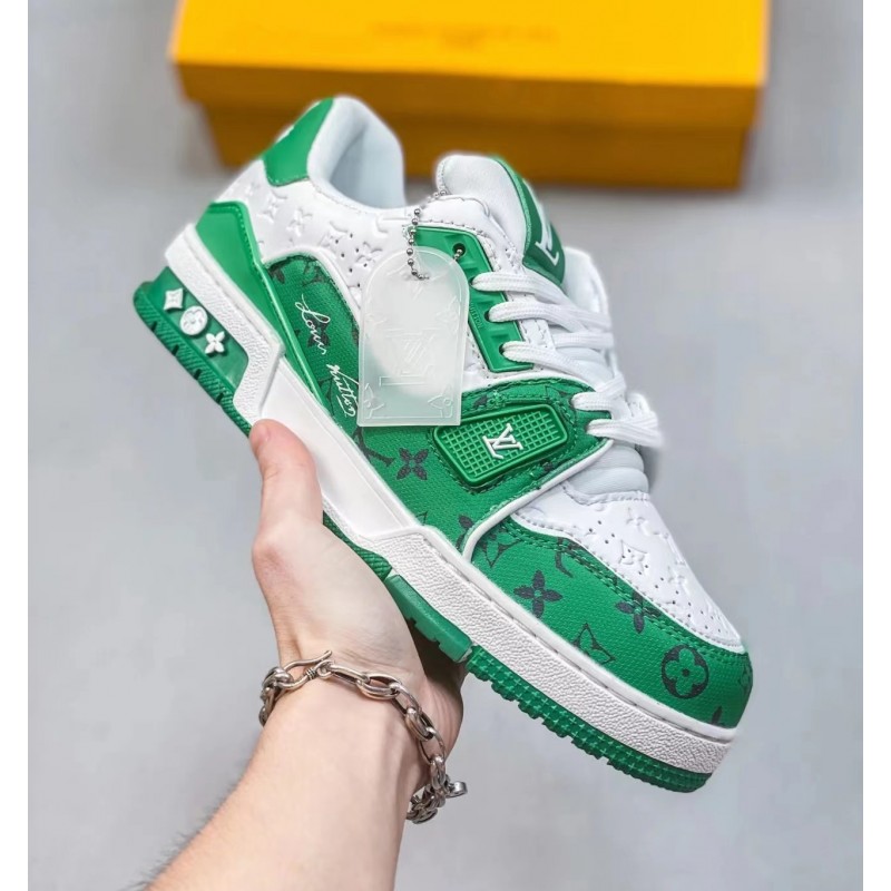 Top quality A Set sneaker shoes and Green Jacket Free shipping 