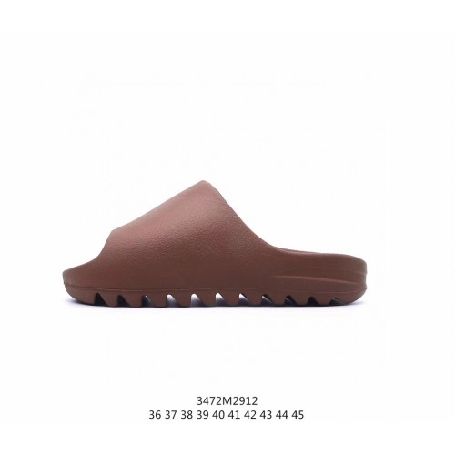 Kanye West x Adi Yeezy Slide“Desert Sand”